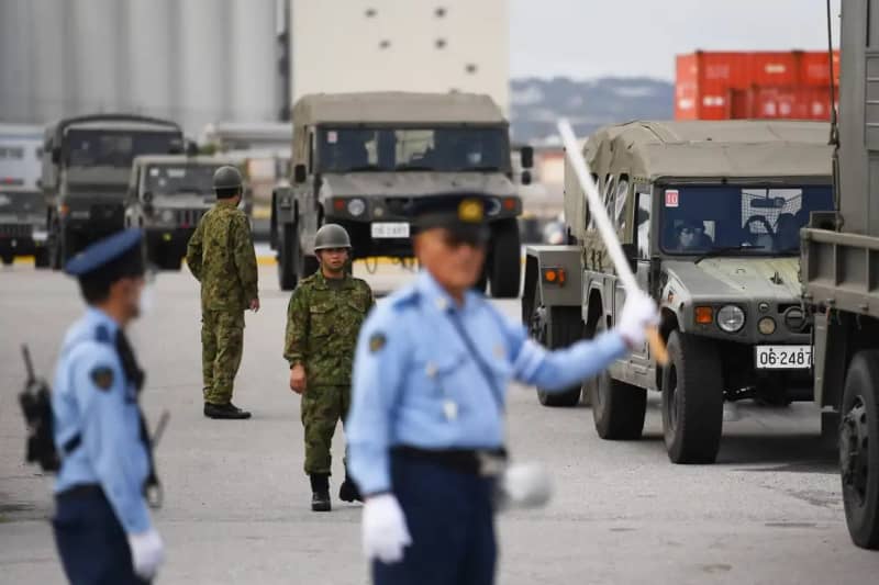 Self-Defense Forces move 50 cars from Nakagusuku Bay Port using public roads Governor Denny Tamaki approves of the exercise, but says, ``Prefectural residents have various concerns...''