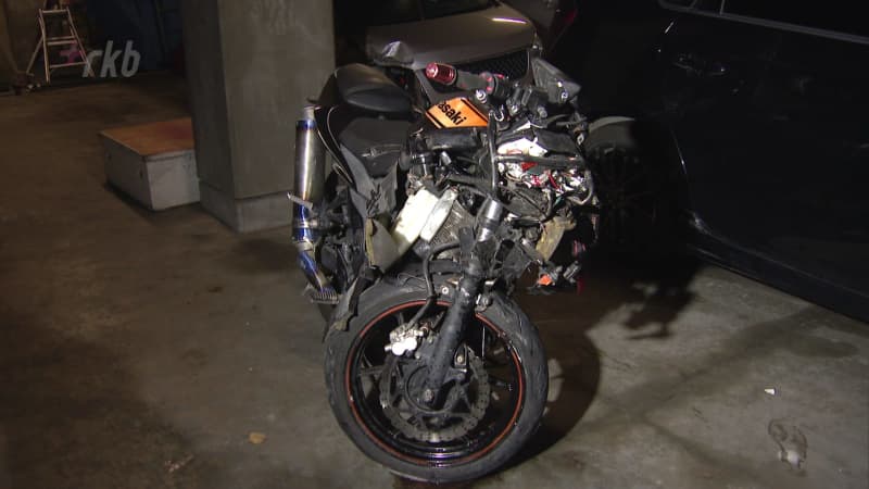 交差点の“右直”事故でバイクの少年（１６）が死亡、後部座席の高校生も重傷
