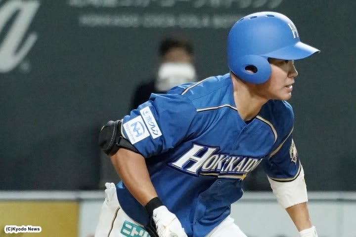 Nippon-Ham's Wang Borong leaves the team. His total batting average in Japan is .235.