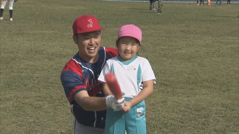 園児たちが現役の野球選手と交流／埼玉県