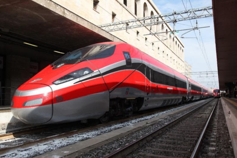 日立レール がイタリアのトレニタリア社と約1,400億円で 高速鉄道車両 の納入契約！ 列車 …