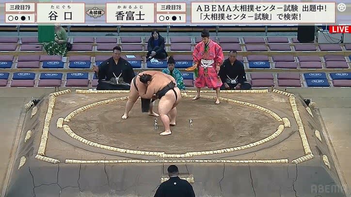 Let's stop it already... A rare scene where a former yokozuna's boss doesn't even notice his "water entry" sign