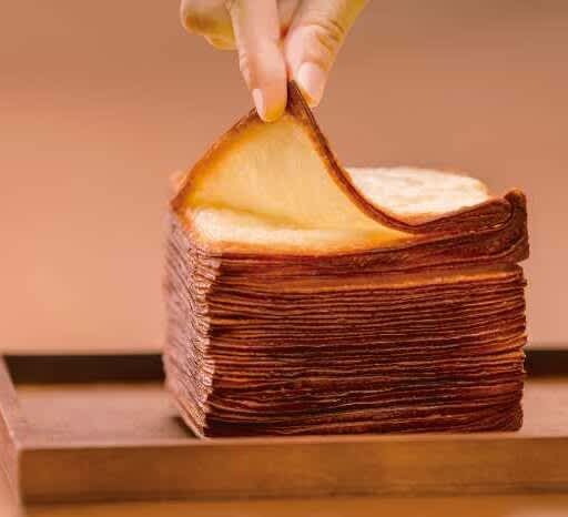 Flip through and eat like a book ♡ Introducing a new type of bread, “Turnable Croissant Bread Livre”