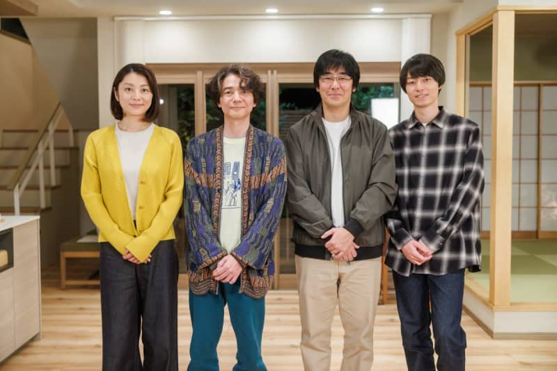 Tokyo 03 Akinaga Toyomoto appears in "The House Without a Kotatsu" as Yusaku (Hidetaka Yoshioka)'s younger brother! “It feels unrealistic and I don’t like it...