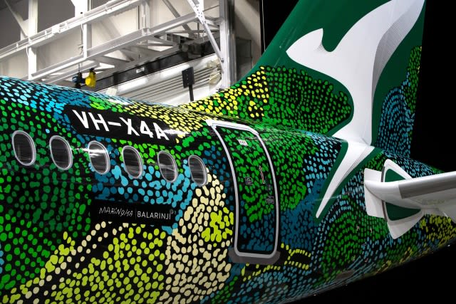 Qantas introduces the 6th generation of traditional Aboriginal paint! A220 first model