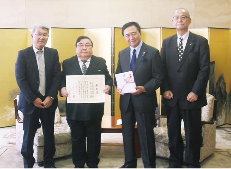 神奈川福祉事業協会と神奈川県遊技場協同組合が筋電義手バンクに寄付 県から感謝状　横浜市神奈川区