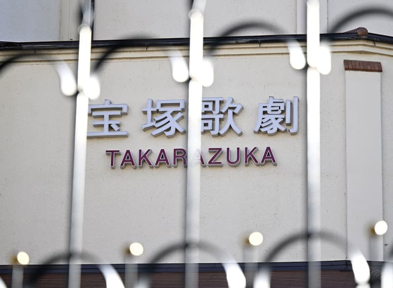 Two days have passed since Takarazuka's press conference, which received fierce criticism...Zuka fans are canceling their specialty channels one after another, saying, ``It hurts just to see the faces of the fans.''