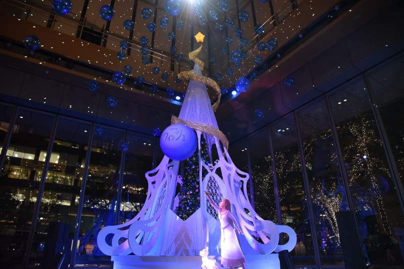 ディズニーデザインのクリスマスツリーで丸の内がキラキラ空間に！　「Disney DREAMS＆…