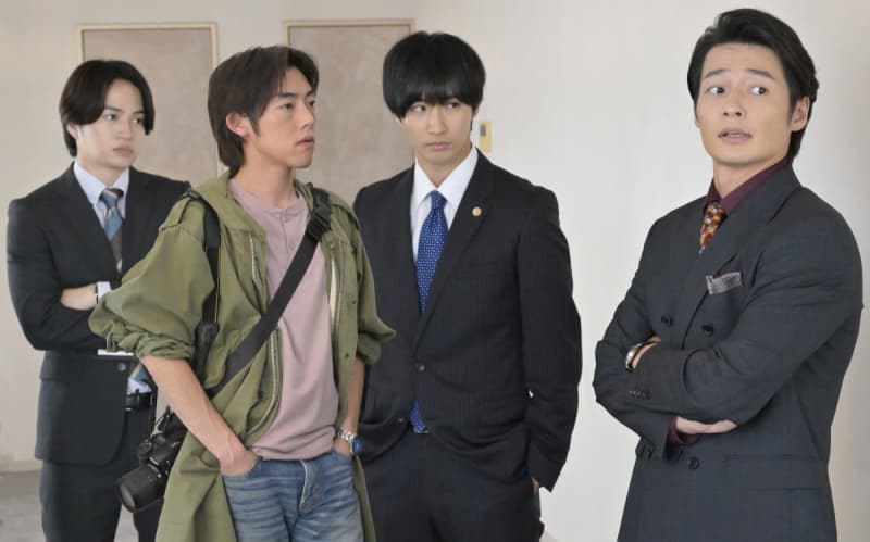 Kaito Yoshimura, Kotaro Tanaka, and Rotoshi Furuya passionately play three brothers who push each other to pay their late father's taxes in episode 6 of "Zeicho"