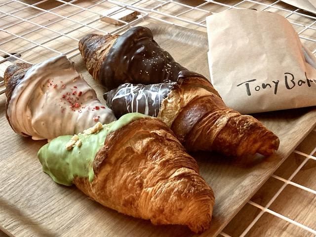 Chocolate specialty store croissant & cozy cafe...NEW OPEN [Sapporo]