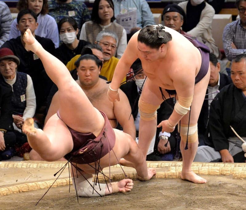 Ichiyamamoto re-enters the curtain for the first time in 3 places and is the only one to win all matches!6 consecutive wins since the first day, his longest streak “I hope to continue the good sumo wrestling in the future...