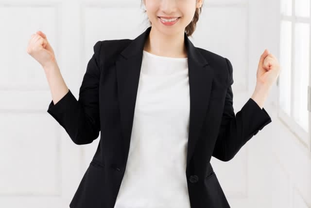 A woman who made a take-home pay of 13 yen and successfully changed her job from the hard-working, low-paying nursing care industry.She gained 5 yen per month and found a partner.