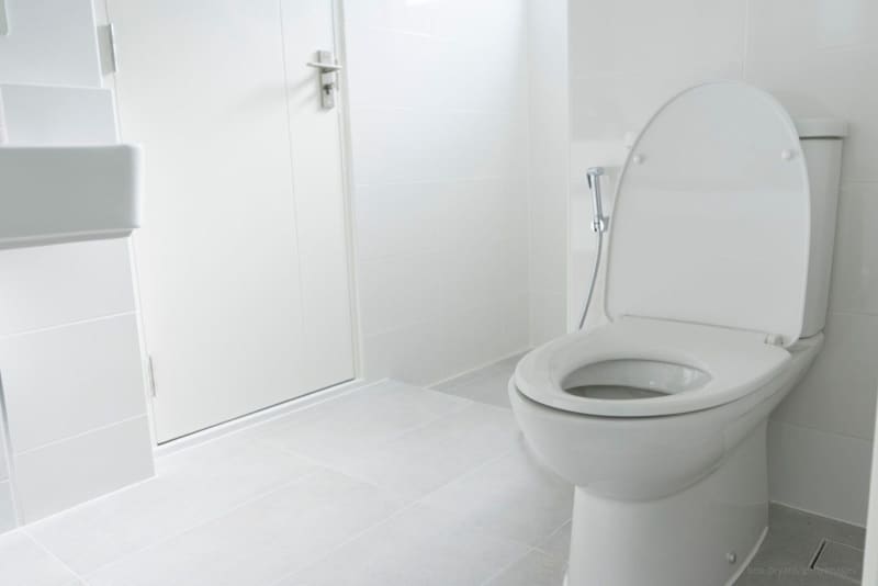Tips to keep your toilet clean!3 things I do to avoid getting dirty