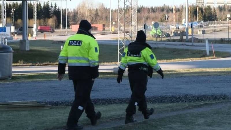 Finland closes four border crossings with Russia
