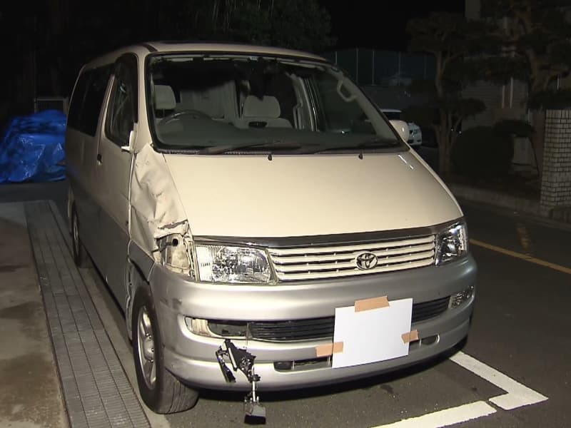 ``Trying to overtake the car in front of me...'' A car driven by an 83-year-old man collides head-on with two bicycles, killing one and injuring the other.