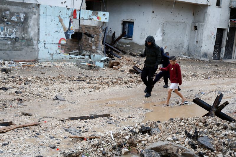 Deal on hostages in Gaza is closer than ever, US official says 2 origin 1