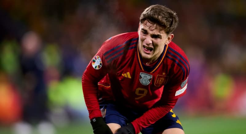 19歳ガビ、靭帯断裂で今季終了か…スペイン代表戦で右膝を負傷して号泣