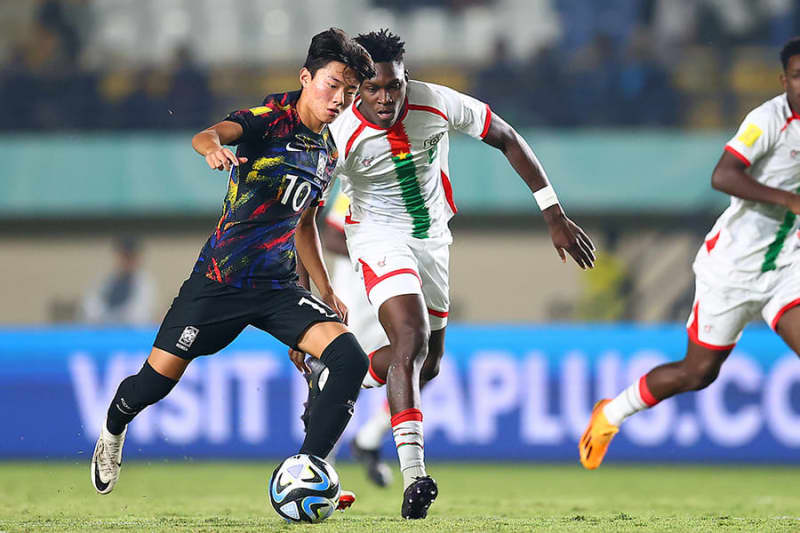 ``Korea's disappointing record'' U-17 World Cup, country laments 3 consecutive losses and exit at the bottom of Asia ``Japan is in the final 16...