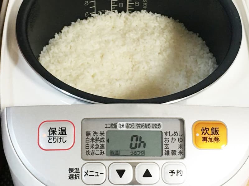 Do you need to clean the inner lid of your rice cooker?Comments: ``I didn't know'' ``I do it every time''