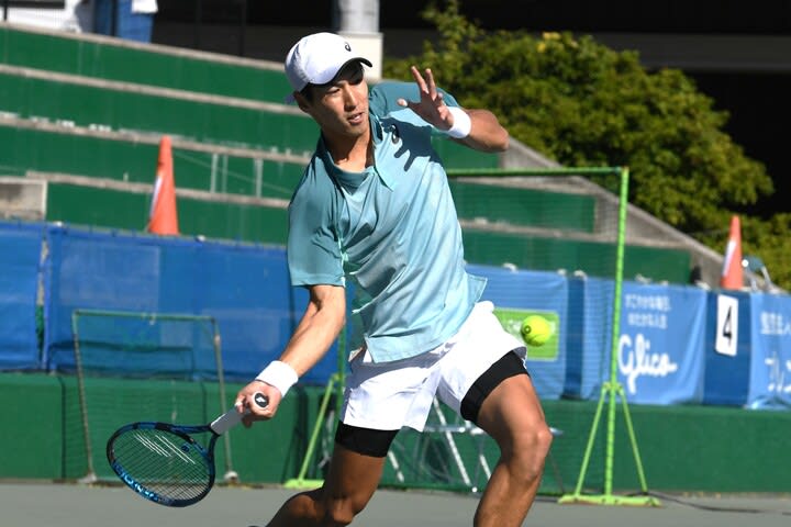 The men's tennis ``Yokohama Keio Challenger'' brings together ``challengers'' from Japan and abroad, including Yosuke Watanuki, who aim to make further progress...