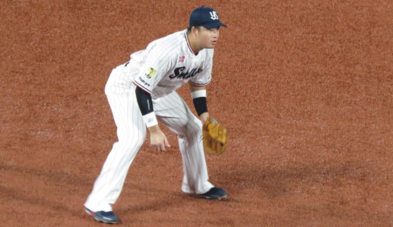 His annual salary is 6 million yen, equaling Giant/Hayato Sakamoto!Last season, he tied for 10th place in professional baseball's all-time annual salary ranking, becoming the youngest person in history to do so...