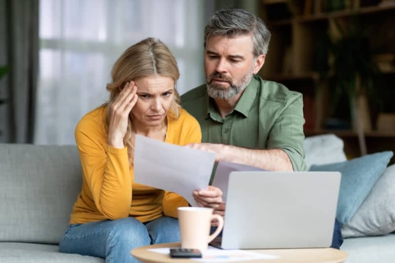 At the age of 50, the savings of 2 million yen for a couple is not much, right? How much should I save from now on to prevent "bankruptcy in old age"?