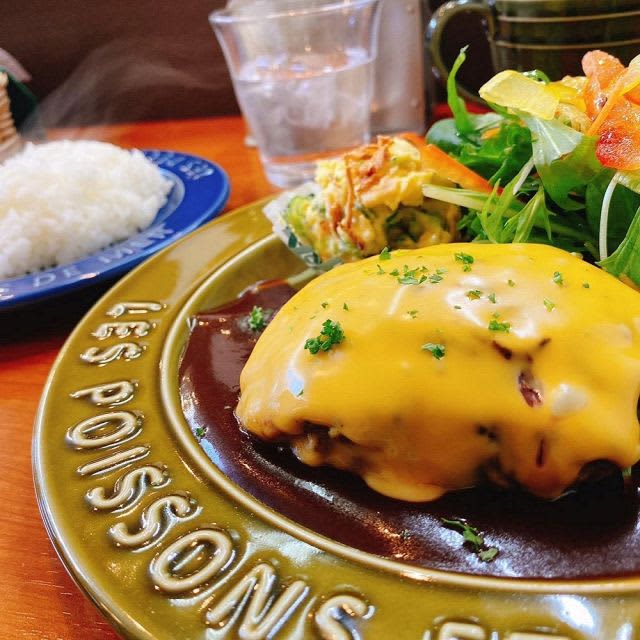 Enjoy the popular hamburger steak at a great price at Wakayama/Kamitonda-cho “Dining San”