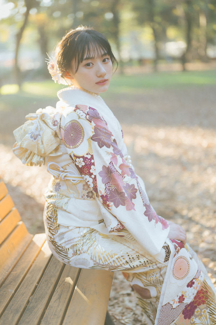 乃木坂46 川﨑桜、20歳が魅せる極上の美しさを収録！ 『20±SWEET[トゥエンティ・スウ…