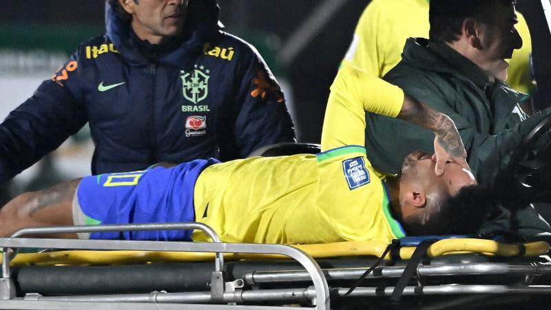 Neymar had a broken bone when he joined PSG...Club asks him to avoid surgery, his condition may be worsening
