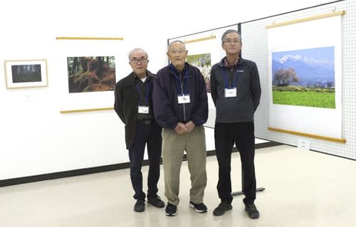 伊勢和紙に想い映す　松阪で写真家3人作品展　三重