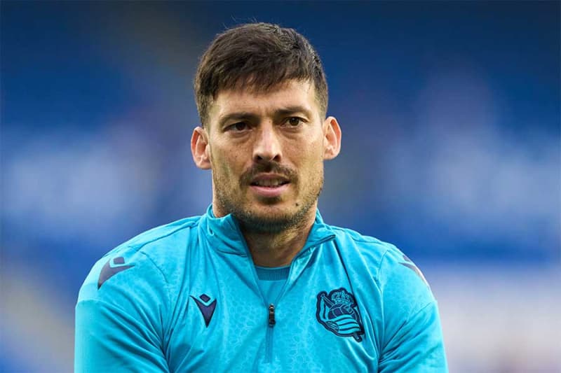 David Silva, who has retired from the electric shock, visits Japan incognito and enjoys Tokyo. Takefusa Kubo's ``I'm happy if you like it'' flooded with likes.