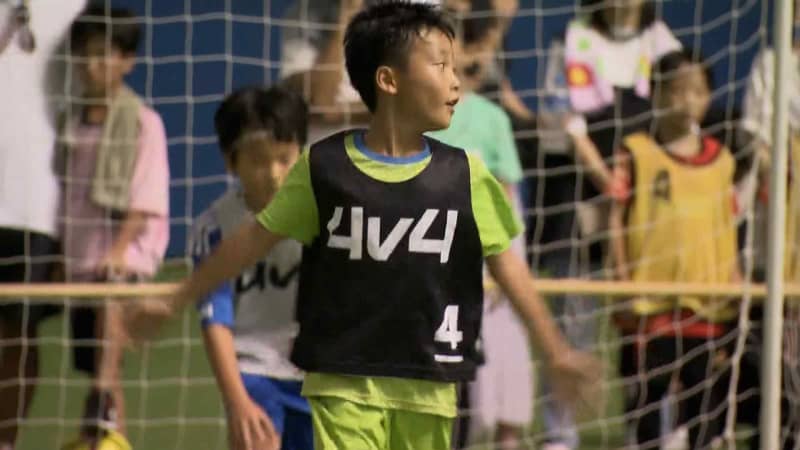 「大きなグラウンドも、人数も必要ない」元日本代表・本田圭佑選手が始めた新しいサッカーと子供たち…