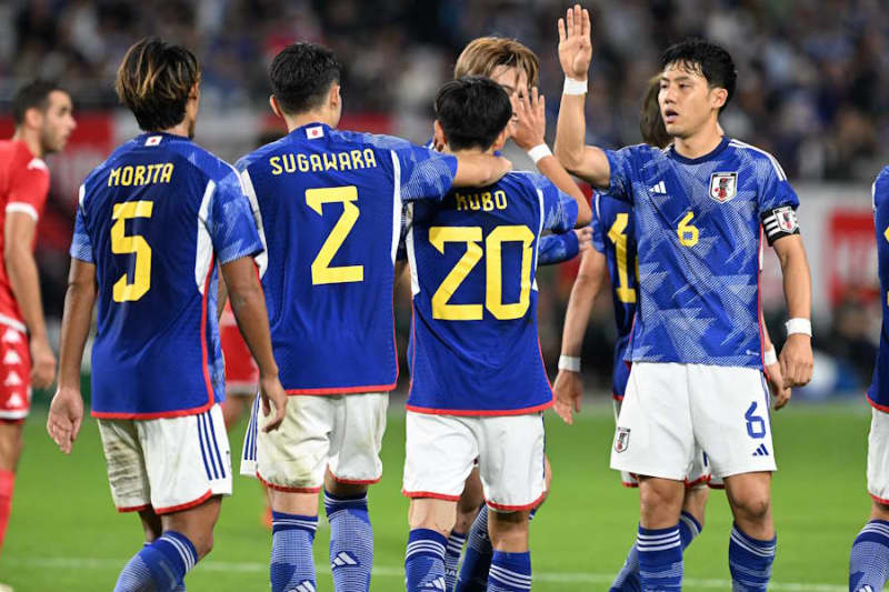 Is it a negative thing for the Japanese national team to call up the full squad for the Asian Cup? OB speculates, ``For a player whose position is in jeopardy...
