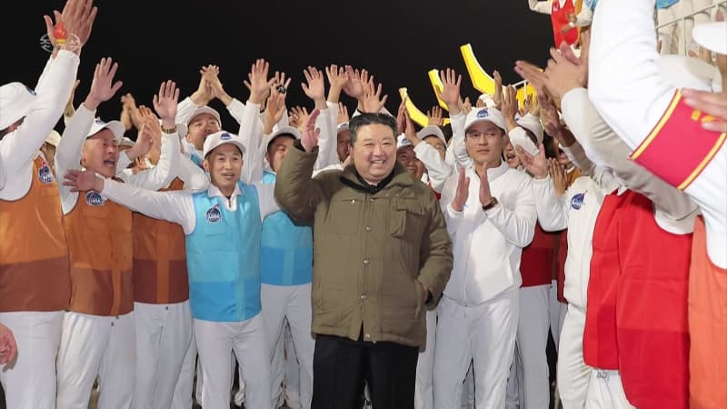 ⚡｜【速報】金正恩氏を囲み“バンザイ”…北朝鮮「衛星発射」映像公開　成功を大々的にアピール