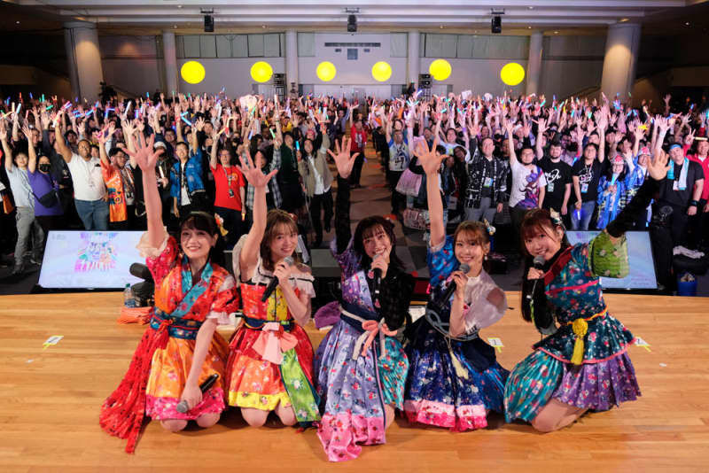 Voice actor idol unit "i☆Ris" performs live for overseas fans in New York at 10th anniversary theater anime...