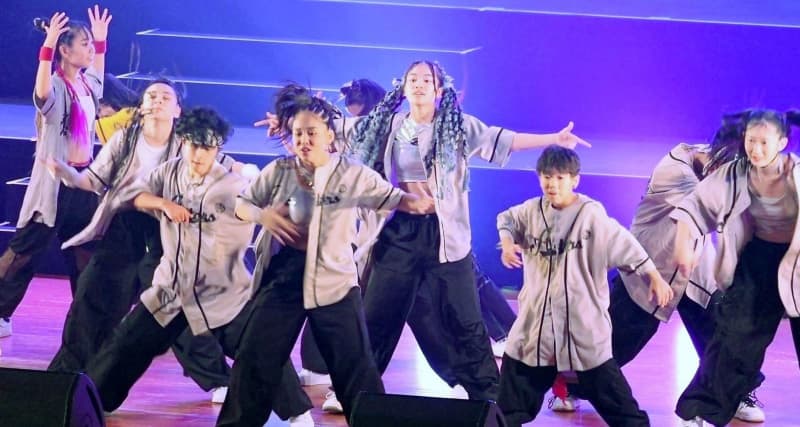 "Dream is the Grammy Award" New Actors School's first performance Sharp dance and song Okinawa City