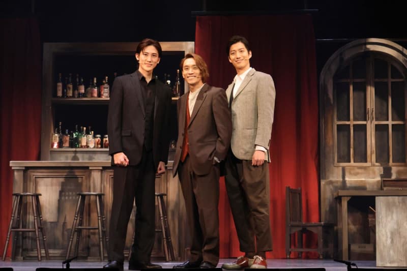"3LDK" co-stars for the first time in the stage play "Mia Familia" Takuya Uehara is emotional and says, "I've known him since I was a child, so I was surprised."