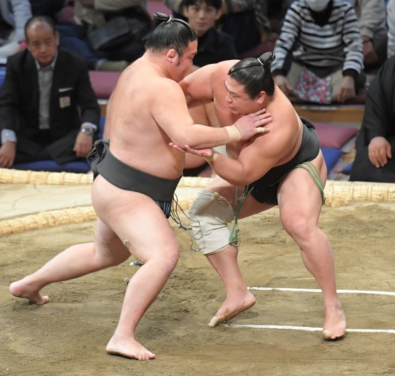 5th win for Takakage Waka on his return: ``First of all, I'm glad it ended without any injuries.''