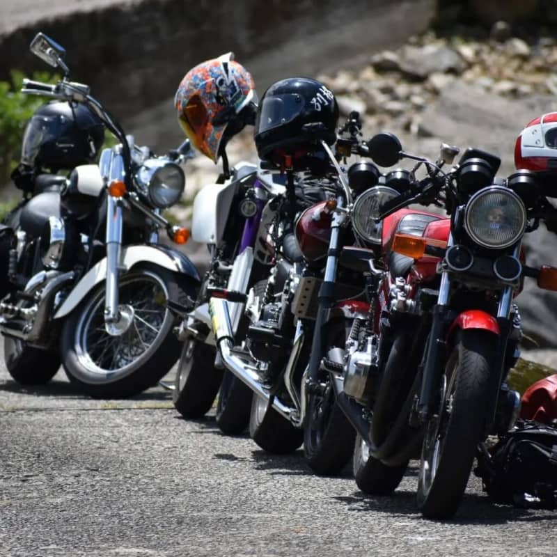タンクからカウルにかけてのラインと空冷サウンドに惚れ惚れ　CB750F【みんなのバイク】
