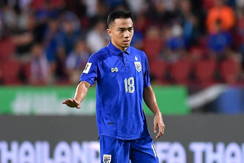 “Former J-League” Chanathip announces graduation from university in Thailand; attention is also drawn to his academic gown: “It’s cool”