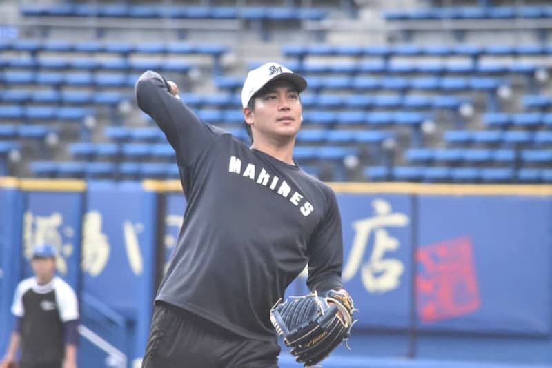 Lotte's Chihaya Sasaki started throwing shots in September, and although she seems to be making a comeback, she says, ``I couldn't contribute to the team at all''... ``Throwing...