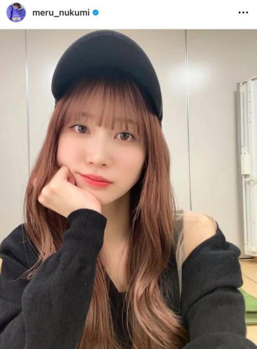 Meruru's black coordination SHOT with a glimpse of her beautiful shoulders received a lot of feedback: ``Personal clothes look beautiful'' ``The style is so good''