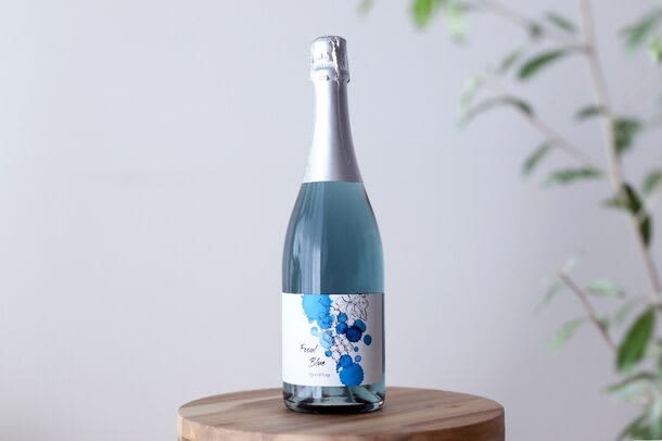 Perfect for celebrating weddings, anniversaries, etc.Blue sparkling wine that “brings happiness” supervised by professional production November 11…