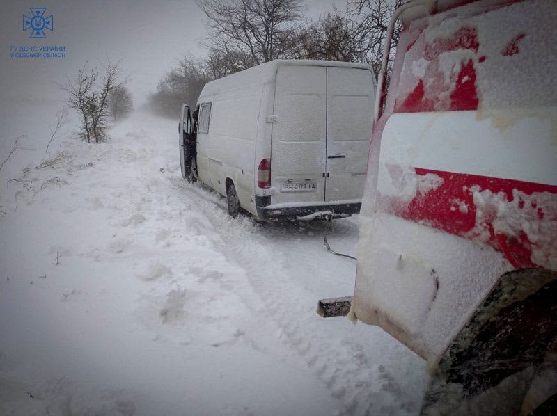 ウクライナで冬の嵐、南部とモルドバで死者　停電も