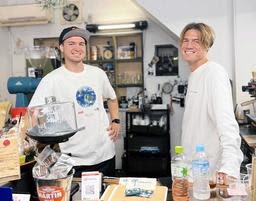 ``Let's have a cafe together'' A popular restaurant run by the brother of Vissel Kobe player Sakai and frequented by supporters ``A place to connect people'' Kobe