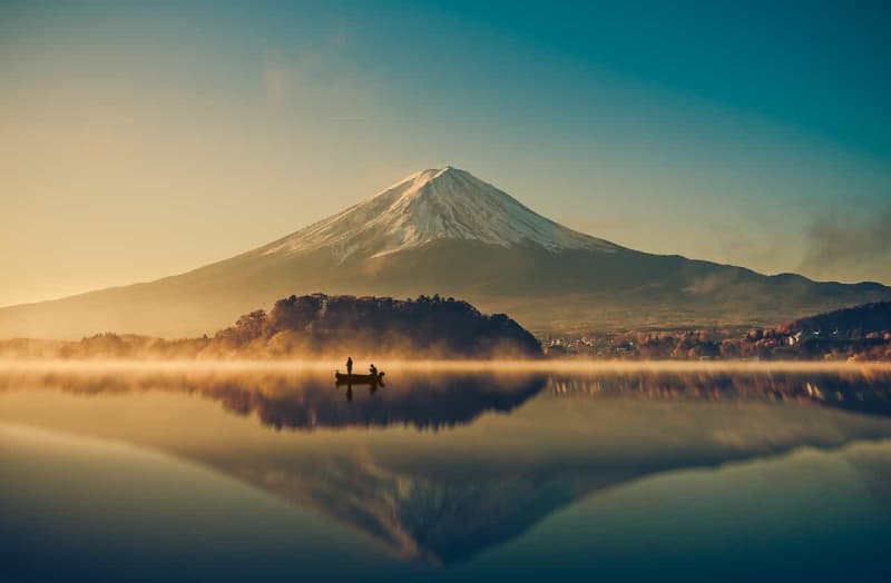 Japan's World Heritage Site [17] Famous peak that influenced Japanese faith and world art "Mt. Fuji - object of faith and source of art"