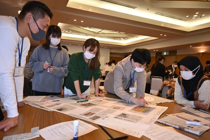 How to read a newspaper, what are the key points? SG Group young employees attend a course/Hachinohe