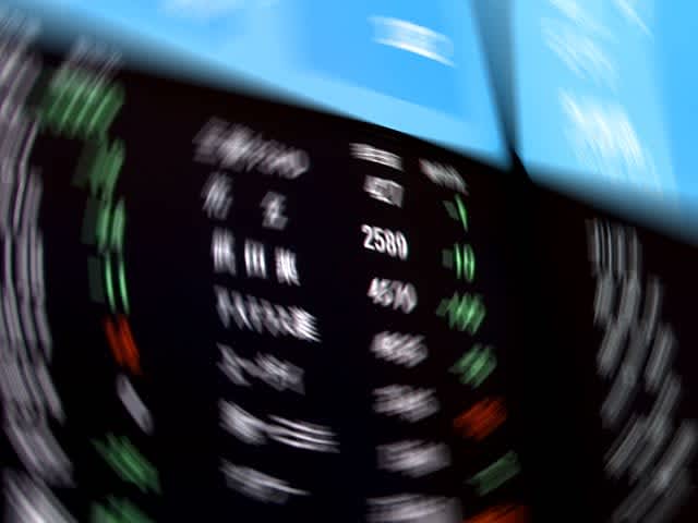 The Prime Minister, who encourages investment in stocks, does not own securities.