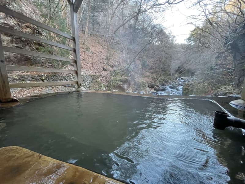 A private open-air bath overlooking the valley!Enjoy the cloudy hot water with excellent heat retention and moisturizing power "Nasushiobara Onsenkyo/Shionoyu Onsen Kashiwa...