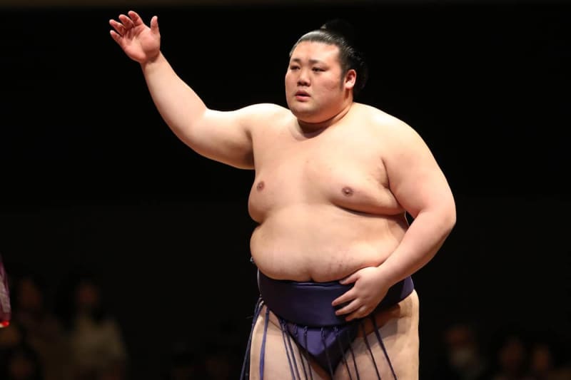 Former makuuchi sumo wrestler loses about 70kg on a "super diet" "I didn't know who it was"... Half-masked in October...